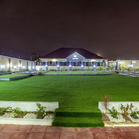 Bella Ella Hotel & Event Center Kasoa Exterior foto